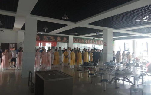安陽(yáng)市科技局 文藝匯演進(jìn)廠區(qū) 紅色禮贊獻(xiàn)百年
